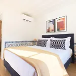 Aparthotel Ando Living - Santa Justa 79 House